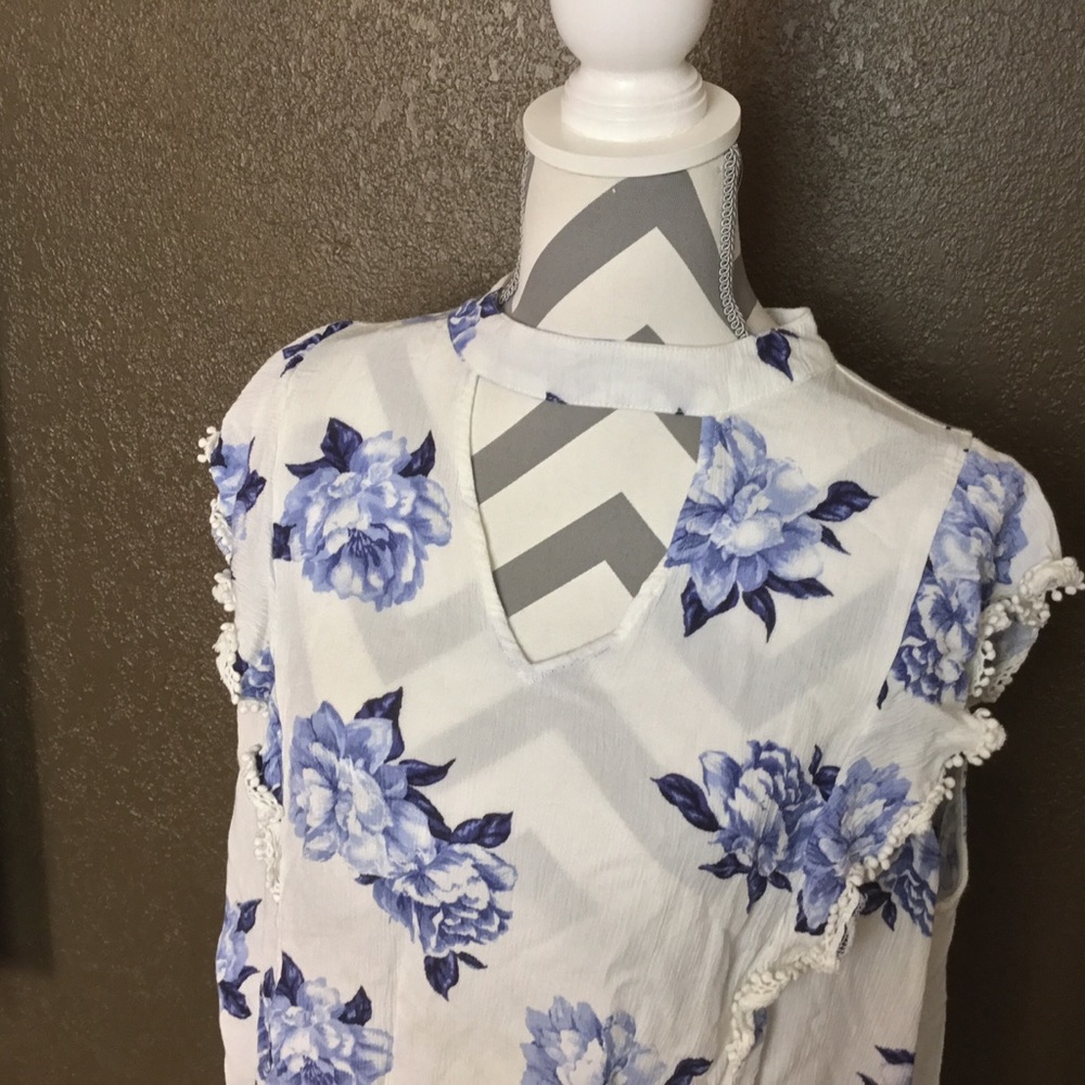 BLU PEPPER NWT PEASANT TOP - Picture 3 of 6